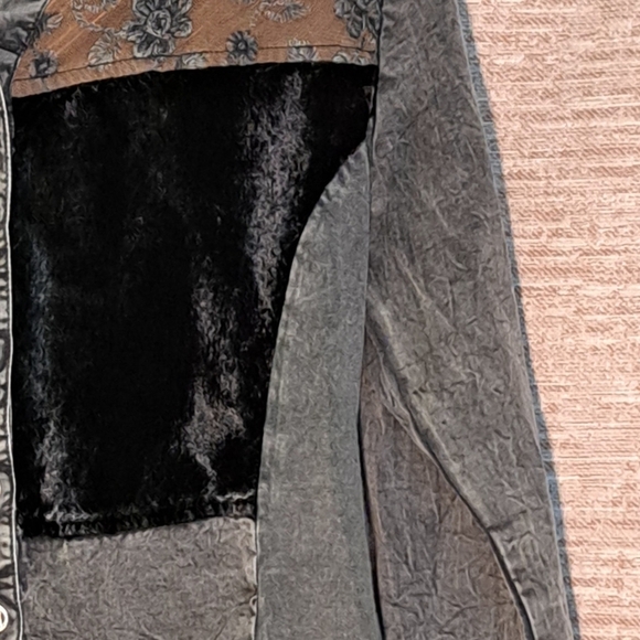 Parsley & Sage Gray Black Asymmetrical Button Down Shirt Size S #156 - Picture 3 of 9